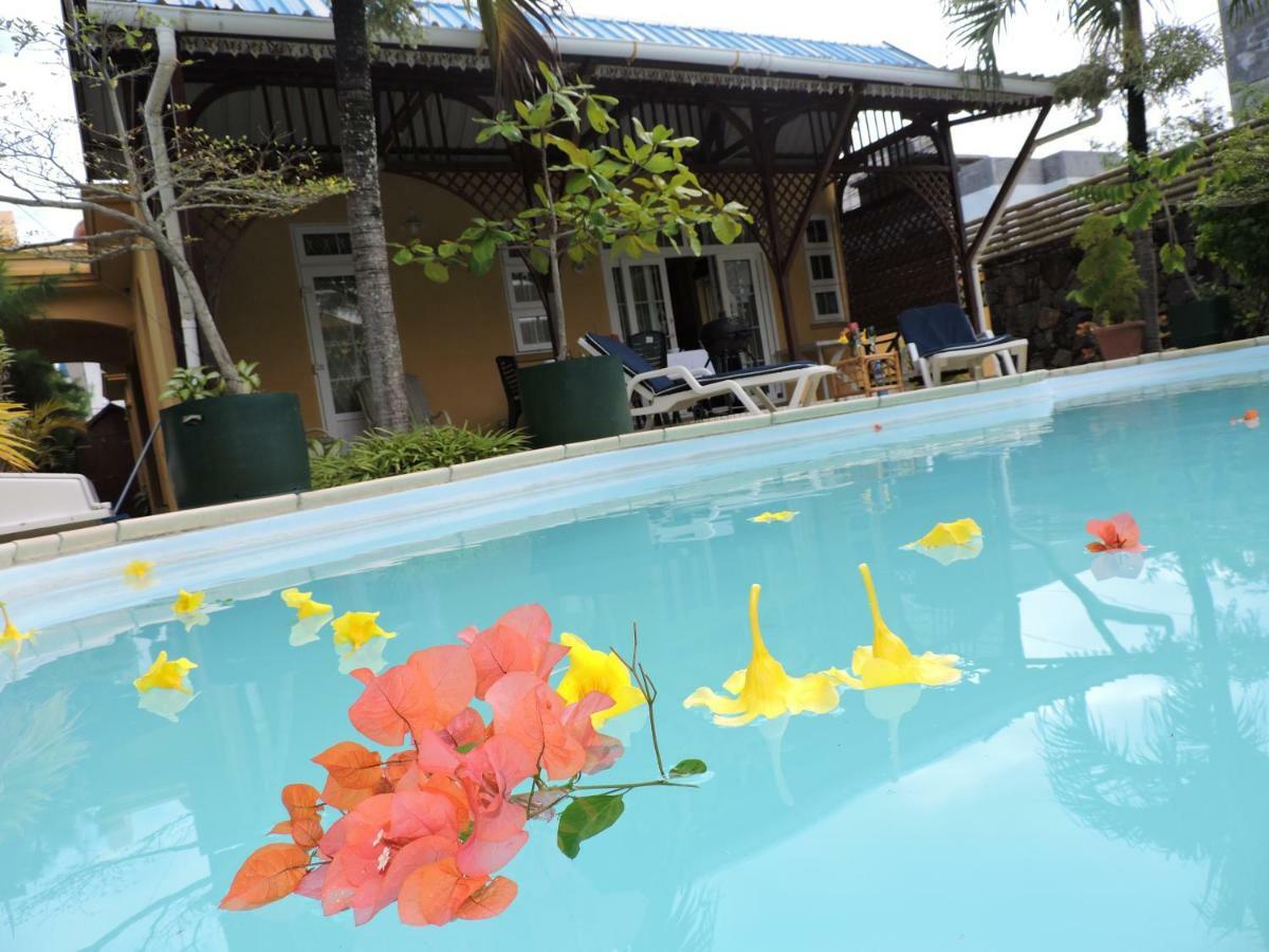 Villa Hibiscus บลู เบย์ ภายนอก รูปภาพ